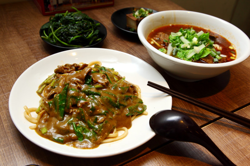 新豐美食,新竹美食,新竹美食推薦,新竹牛肉麵,吳媽媽沙茶咖哩炒麵,吳媽媽牛肉麵