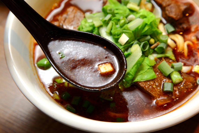 新豐美食,新竹美食,新竹美食推薦,新竹牛肉麵,吳媽媽沙茶咖哩炒麵,吳媽媽牛肉麵
