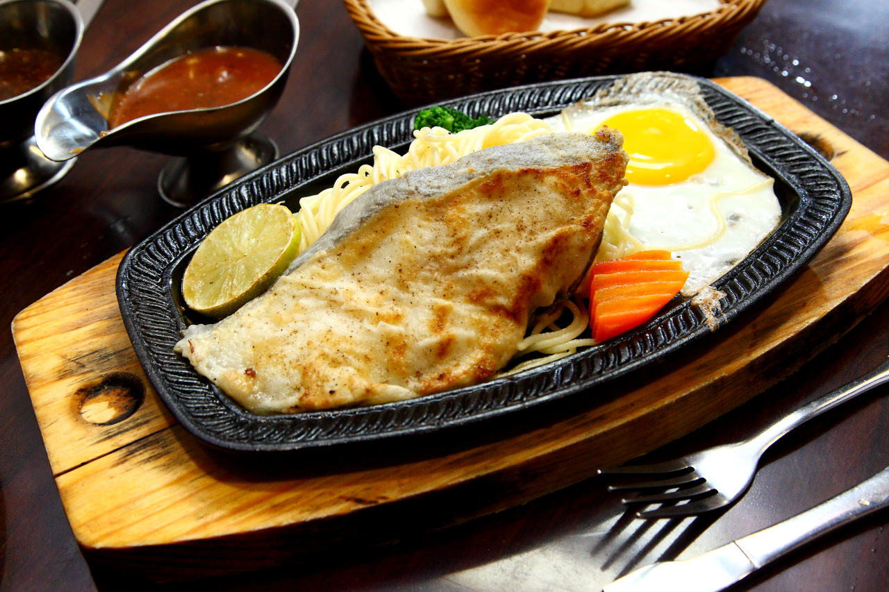台北牛排館,台北牛排,永康街平價牛排,台北平價牛排,台北比臉大牛排,邀約,永康街牛排館