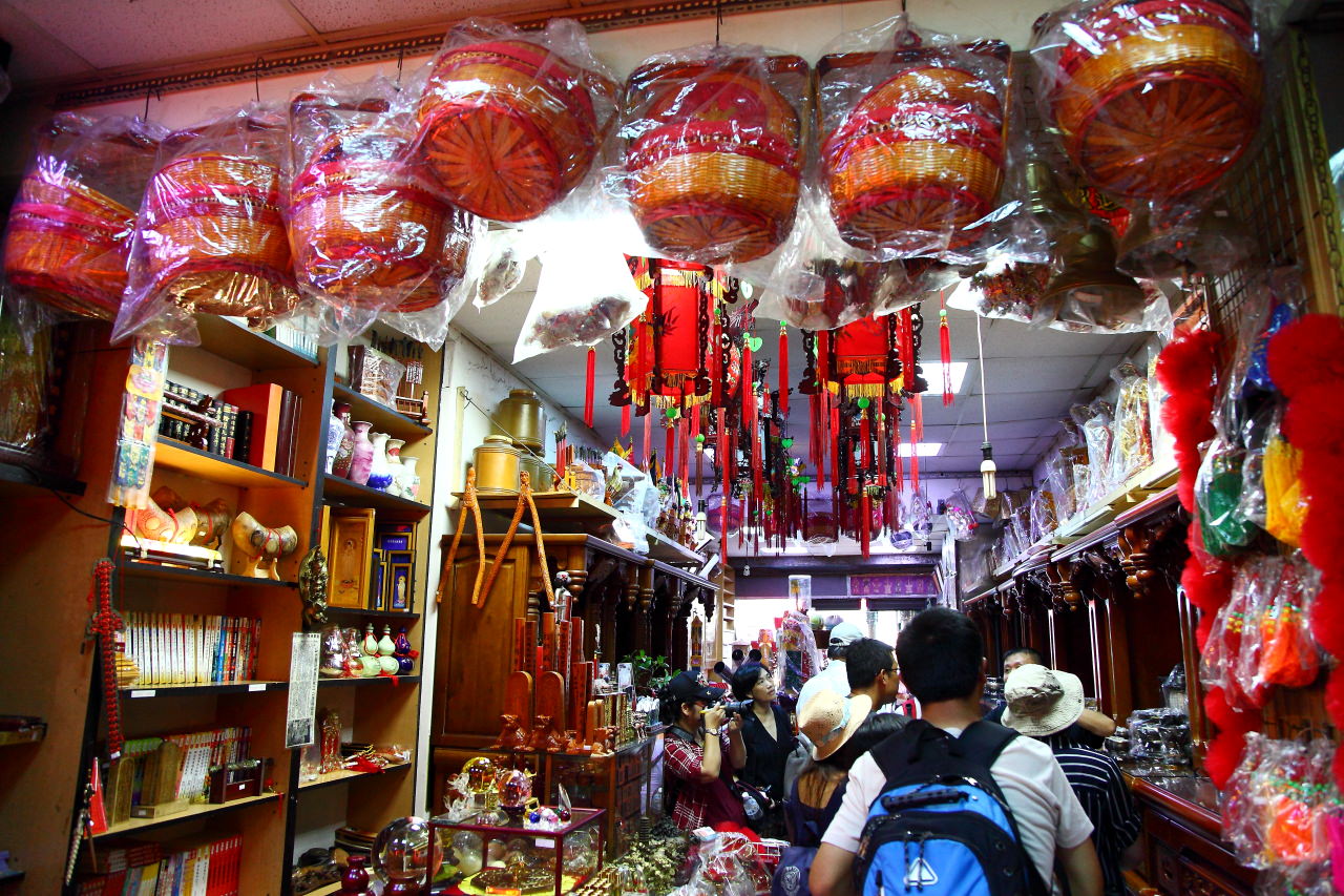 龍山寺,青山宮,西園路,艋舺商圈,萬華商圈,台北佛具街,佛具街