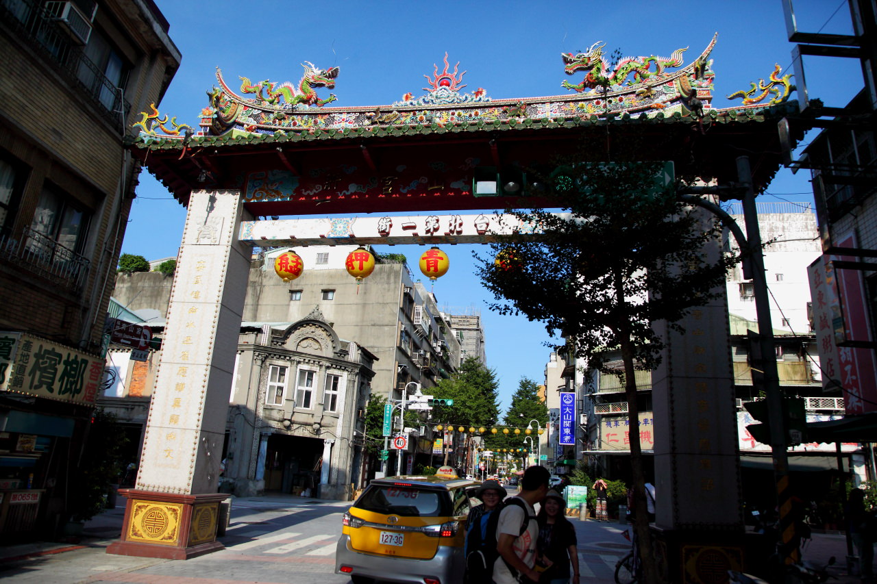 龍山寺,青山宮,西園路,艋舺商圈,萬華商圈,台北佛具街,佛具街