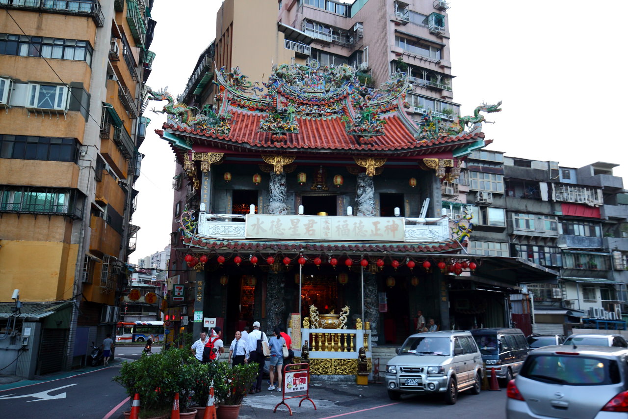 龍山寺,青山宮,西園路,艋舺商圈,萬華商圈,台北佛具街,佛具街