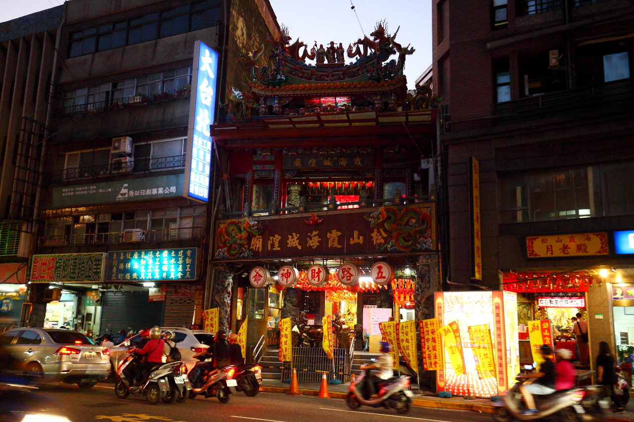 龍山寺,青山宮,西園路,艋舺商圈,萬華商圈,台北佛具街,佛具街