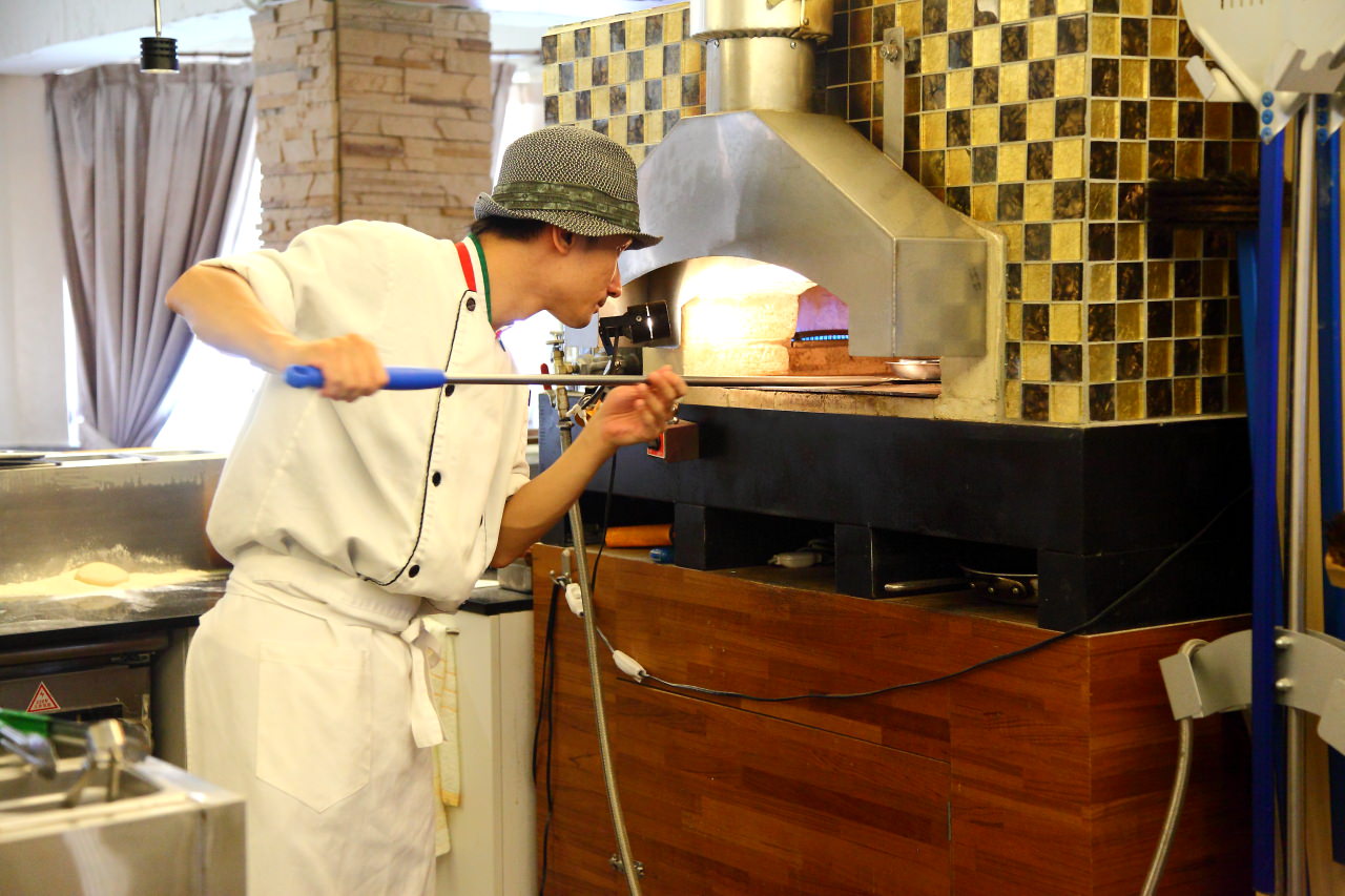 Milano Pizzeria義大利米蘭手工窯烤披薩-台北中山店,Milano Pizzeria義大利米蘭手工窯烤披薩,義大利米蘭手工窯烤披薩-台北中山店,冰披薩,月餅披薩,中山區美食,捷運美食