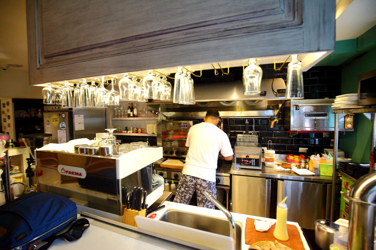 新莊啤酒,新莊餐酒館,新莊美食,新莊精釀啤酒,Sipping Cafe Bistro,新莊串燒