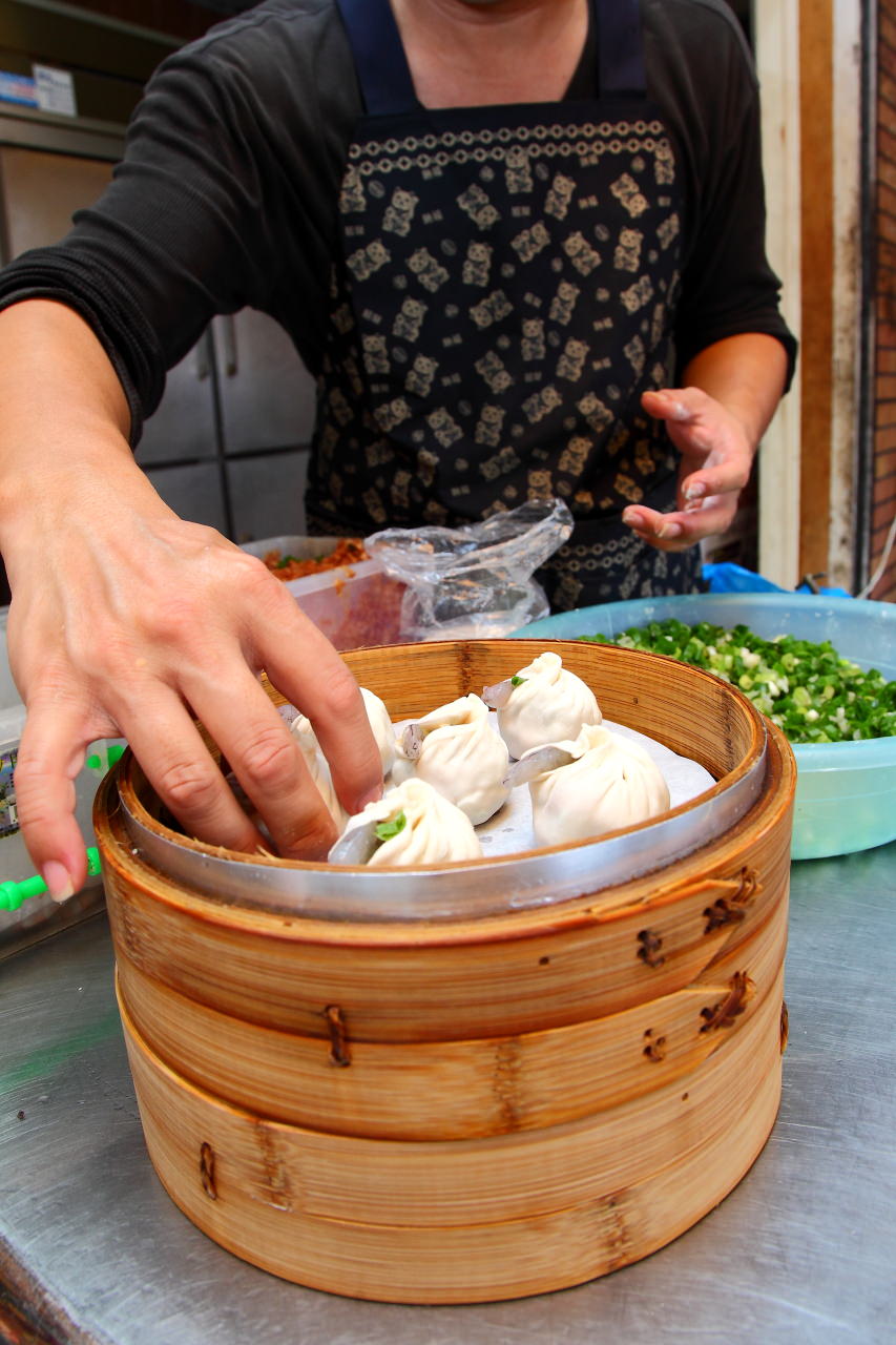 中壢美食,邀稿,桃園美食,龍岡美食,中壢湯包,忠貞市場湯包,龍岡湯包