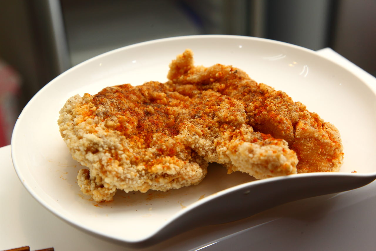 新莊美食,新莊鹽酥雞,新莊雞排,新莊新泰路美食,新莊廟口夜市美食,噴汁炸雞