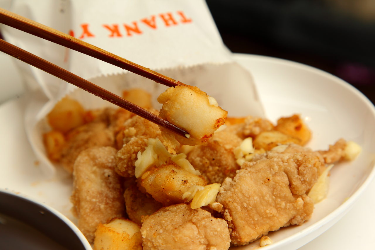 新莊美食,新莊鹽酥雞,新莊雞排,新莊新泰路美食,新莊廟口夜市美食,噴汁炸雞