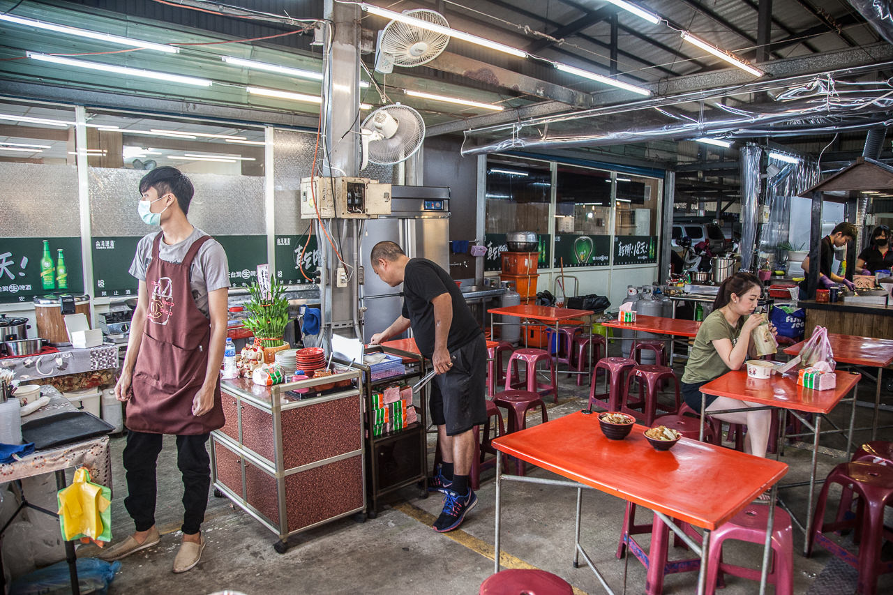 桃園美食,南崁美食,蘆竹美食,南崁臭豆腐,南崁麻辣臭豆腐,仁愛黃昏市場,仁愛黃昏市場美食,南崁消夜,妖獸麻麻辣臭豆腐