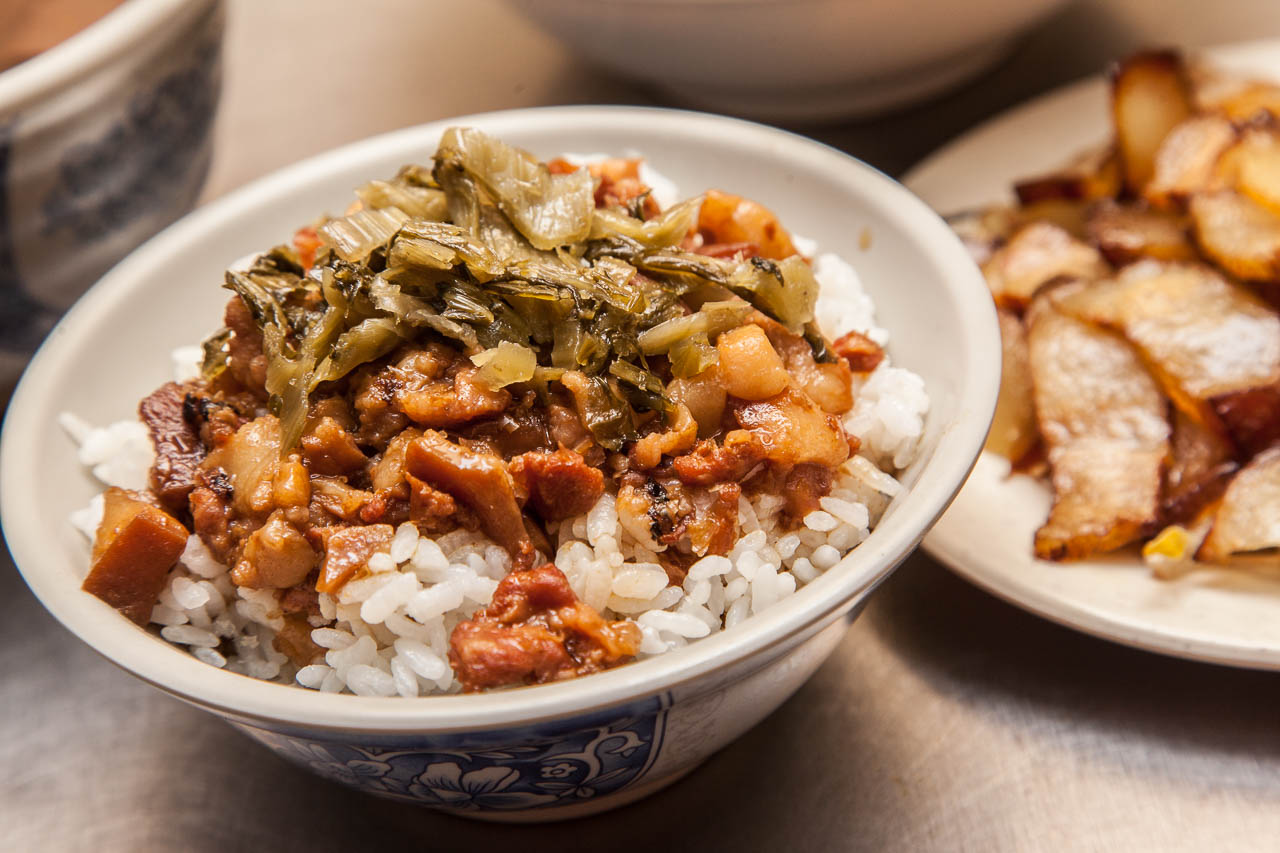 桃園小吃,南崁滷肉飯,魯肉飯推薦,滷肉飯,排骨飯推薦,桃園美食,南崁美食,蘆竹美食,南崁小吃,蘆竹小吃 @大手牽小手。玩樂趣