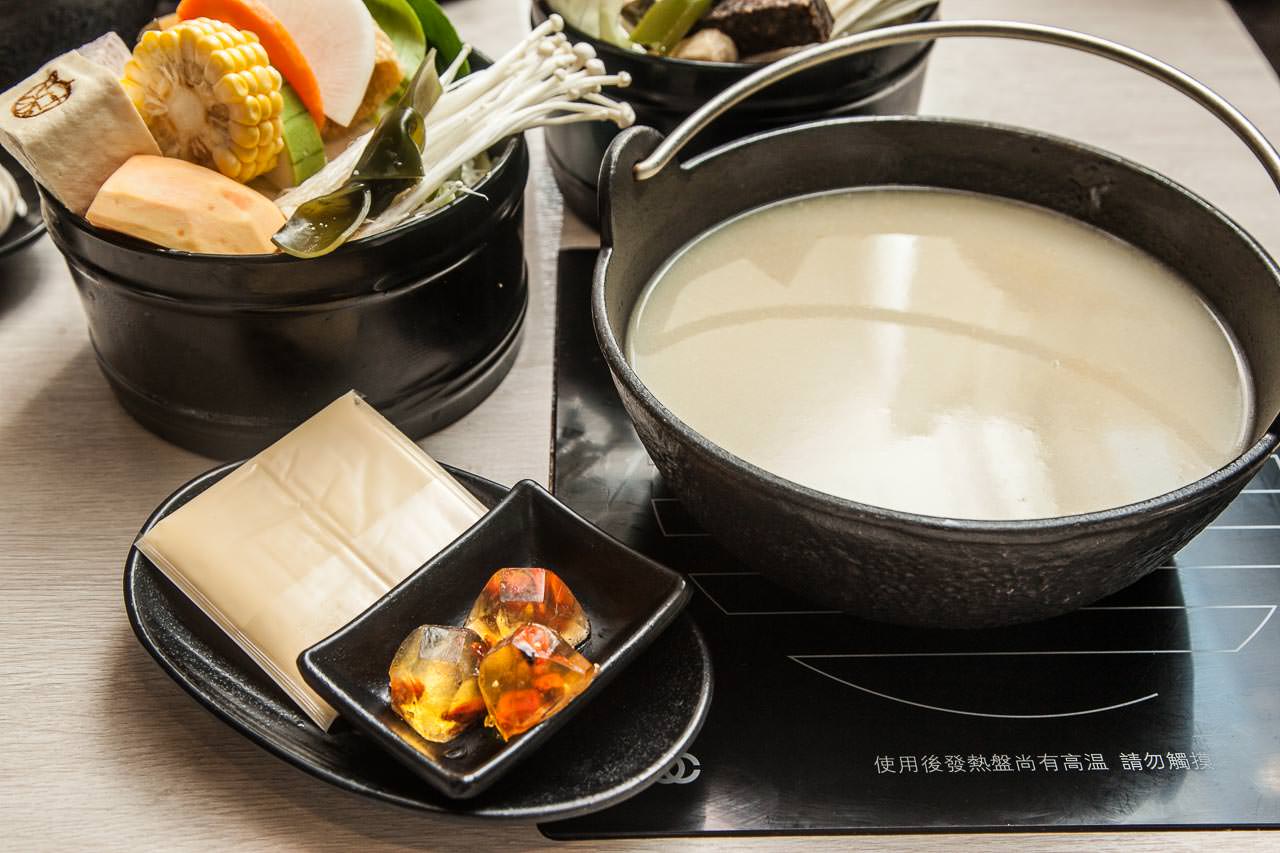 台北痛風鍋,滾吧 Qunba 鍋物 萬隆店,台北展覽,台北火鍋,台北海鮮火鍋,台北火鍋推薦,台北鍋物,文山區美食,台北鍋物推薦,台北龍蝦火鍋