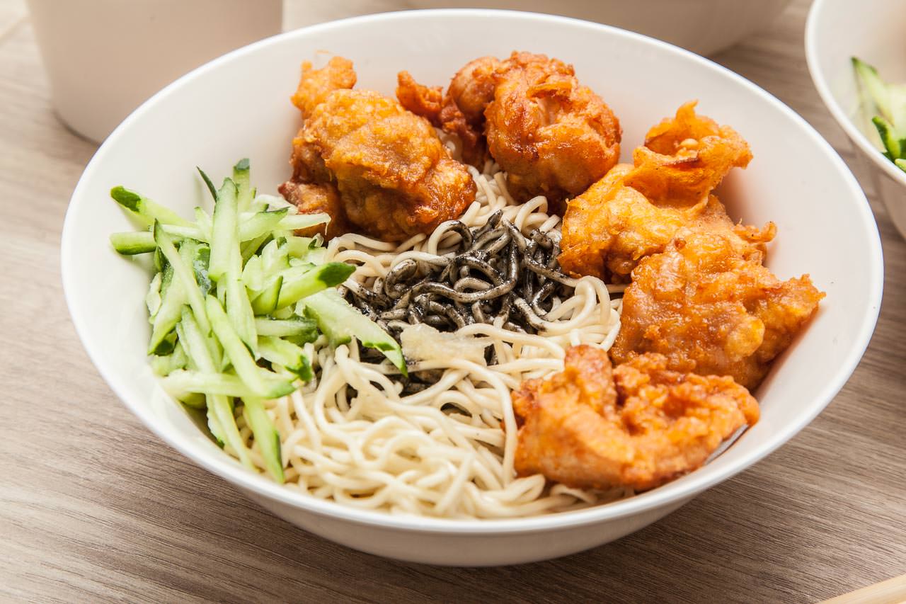 晴光商圈美食,中山區美食,台北炸雞,台北炸雞推薦,台北涼麵,文青涼麵,台北必吃涼麵,台北涼麵推薦,晴光美食,初麵炸雞涼麵,台北美食