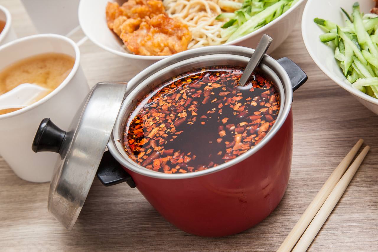 晴光商圈美食,中山區美食,台北炸雞,台北炸雞推薦,台北涼麵,文青涼麵,台北必吃涼麵,台北涼麵推薦,晴光美食,初麵炸雞涼麵,台北美食