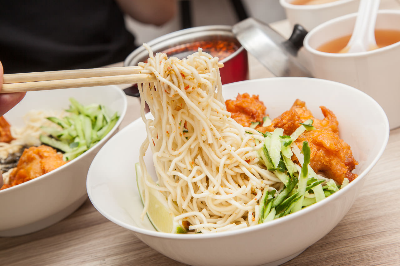 晴光商圈美食,中山區美食,台北炸雞,台北炸雞推薦,台北涼麵,文青涼麵,台北必吃涼麵,台北涼麵推薦,晴光美食,初麵炸雞涼麵,台北美食