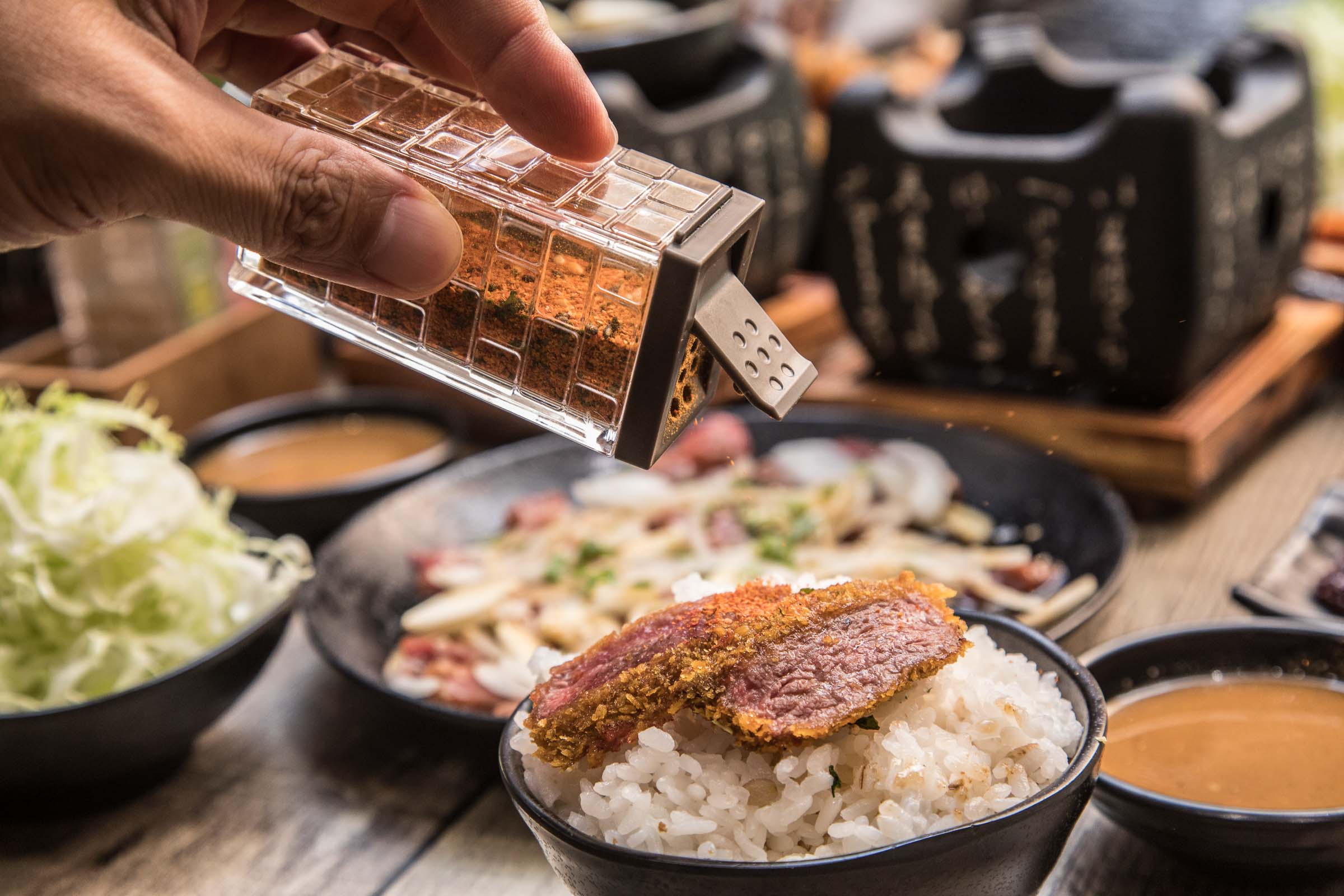 桃園美食,桃園火車站美食,桃園炸牛排,桃園炸牛排推薦,桃園小吃推薦,新光三越美食推薦,虎次郎日式炸牛排-新光三越桃園站前店,虎次郎日式炸牛排