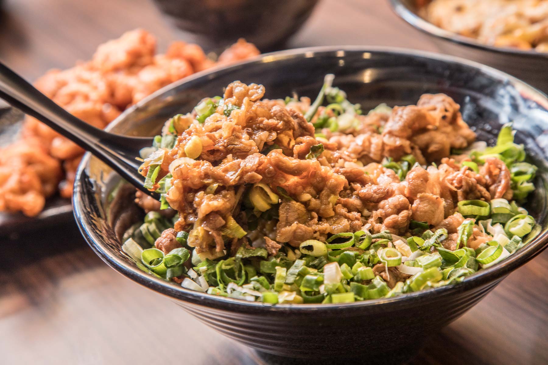 新丼,韓美新丼,中山美食,中山區美食,台北丼飯,中山丼飯,新光三越南西美食,新光三越周邊美食,中山區小吃,中山區必吃