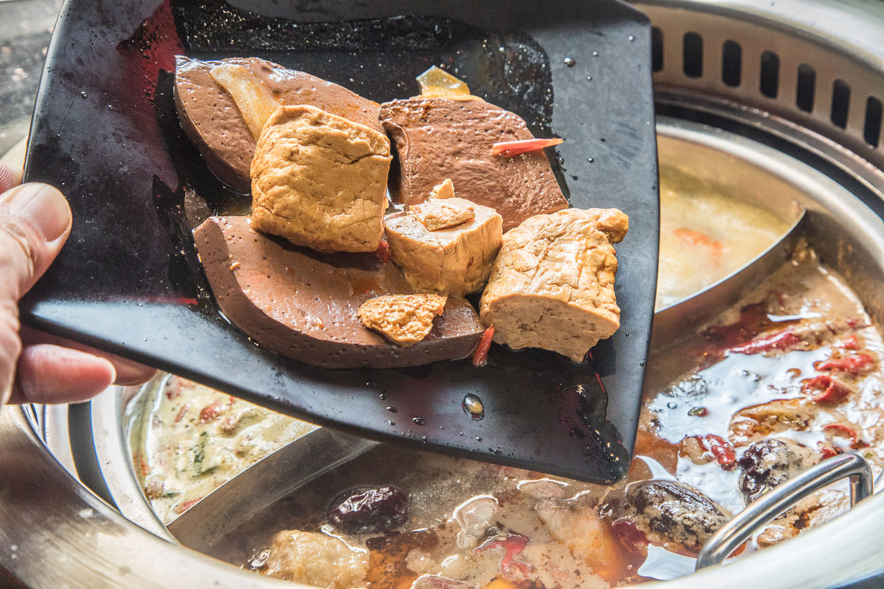 小蒙牛,小蒙牛西門店,台北美食,西門町吃到飽,西門町美食,西門町火鍋,西門町燒肉,西門町麻辣火鍋,小蒙牛頂級麻辣養生鍋（烤）西門店,小蒙牛頂級麻辣養生鍋