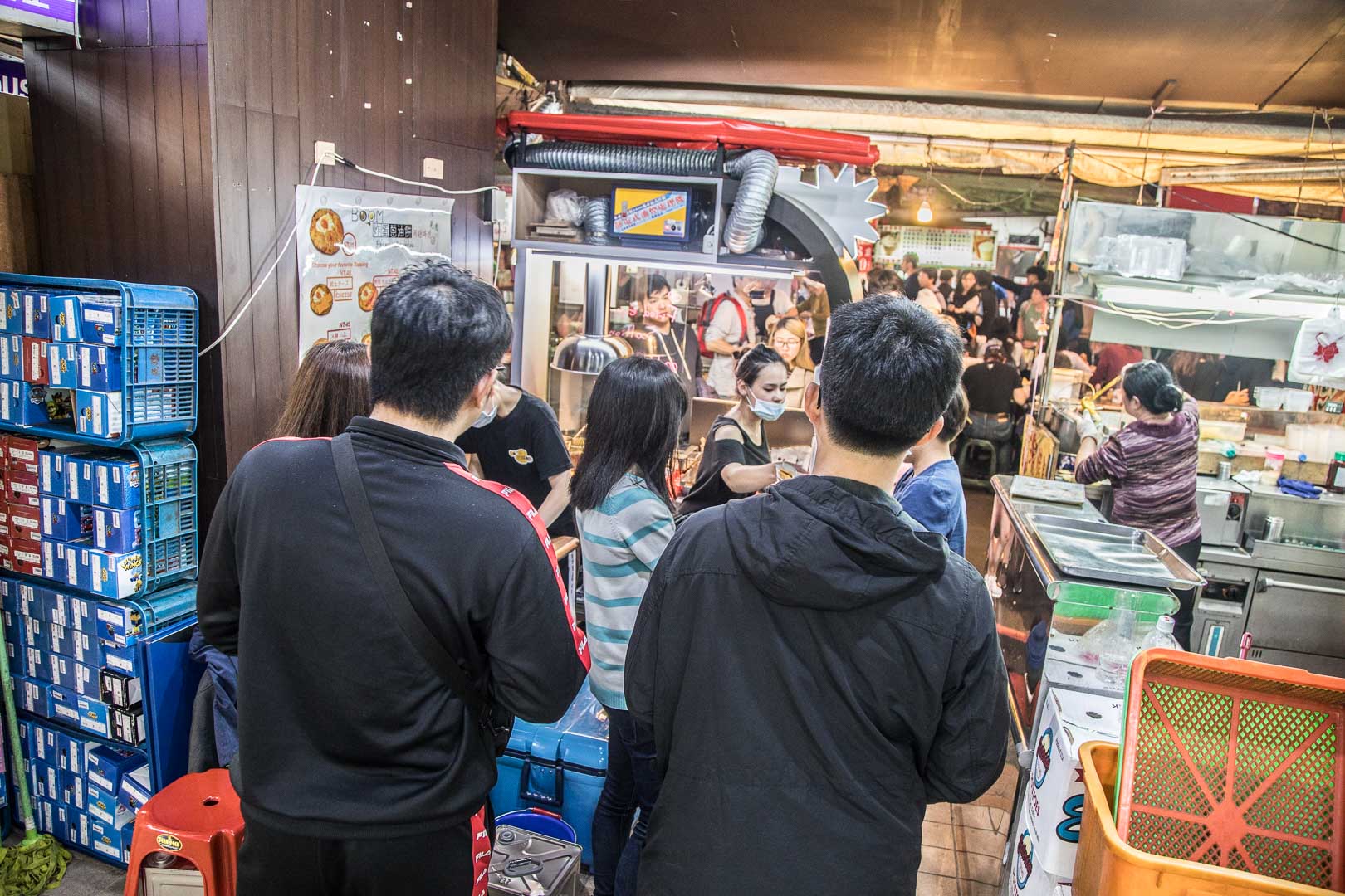 Boom炸蛋蔥油餅-饒河夜市店,Boom炸蛋蔥油餅,松山美食,松山火車站美食,饒河街美食,饒河街夜市美食,饒河街夜市必吃,饒河街夜市蔥油餅,Boom炸彈蔥油餅-饒河夜市店