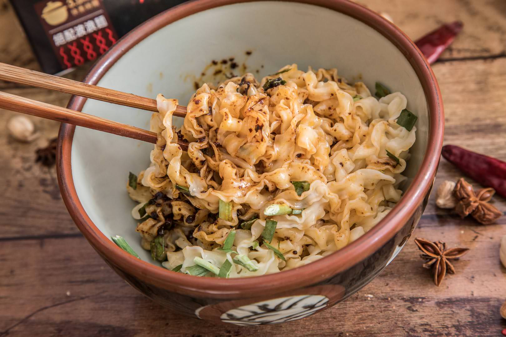 乾拌麵推薦,快煮麵推薦,麵大師私房獨享,麵大師麻辣老干溜拌麵,麵大師櫻花蝦蔥油拌麵,麵大師