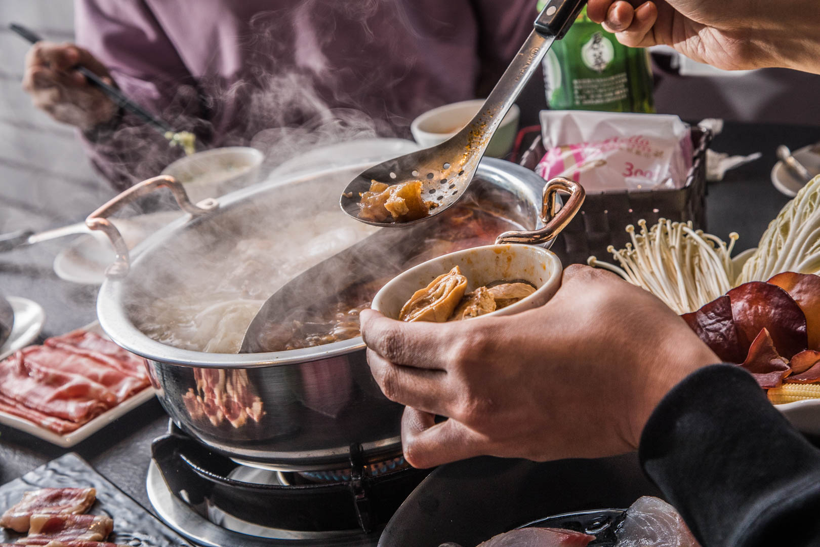 台北美食,台北火鍋,台北麻辣火鍋,麻辣火鍋推薦,台北鴛鴦鍋,台北八德路美食,辣上癮麻辣鴛鴦火鍋,辣上癮麻辣火鍋,辣上癮