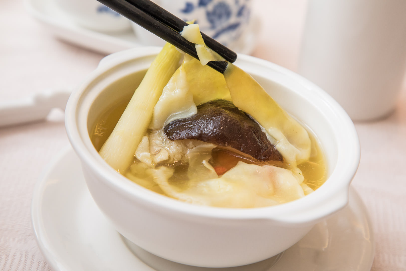 台北聚餐,台北捷運美食,台北中餐廳,台北火車站美食,台北白蘆筍,白蘆筍料理,台北凱薩,王朝中餐廳,台北王朝中餐廳,凱薩王朝中餐廳,台北美食