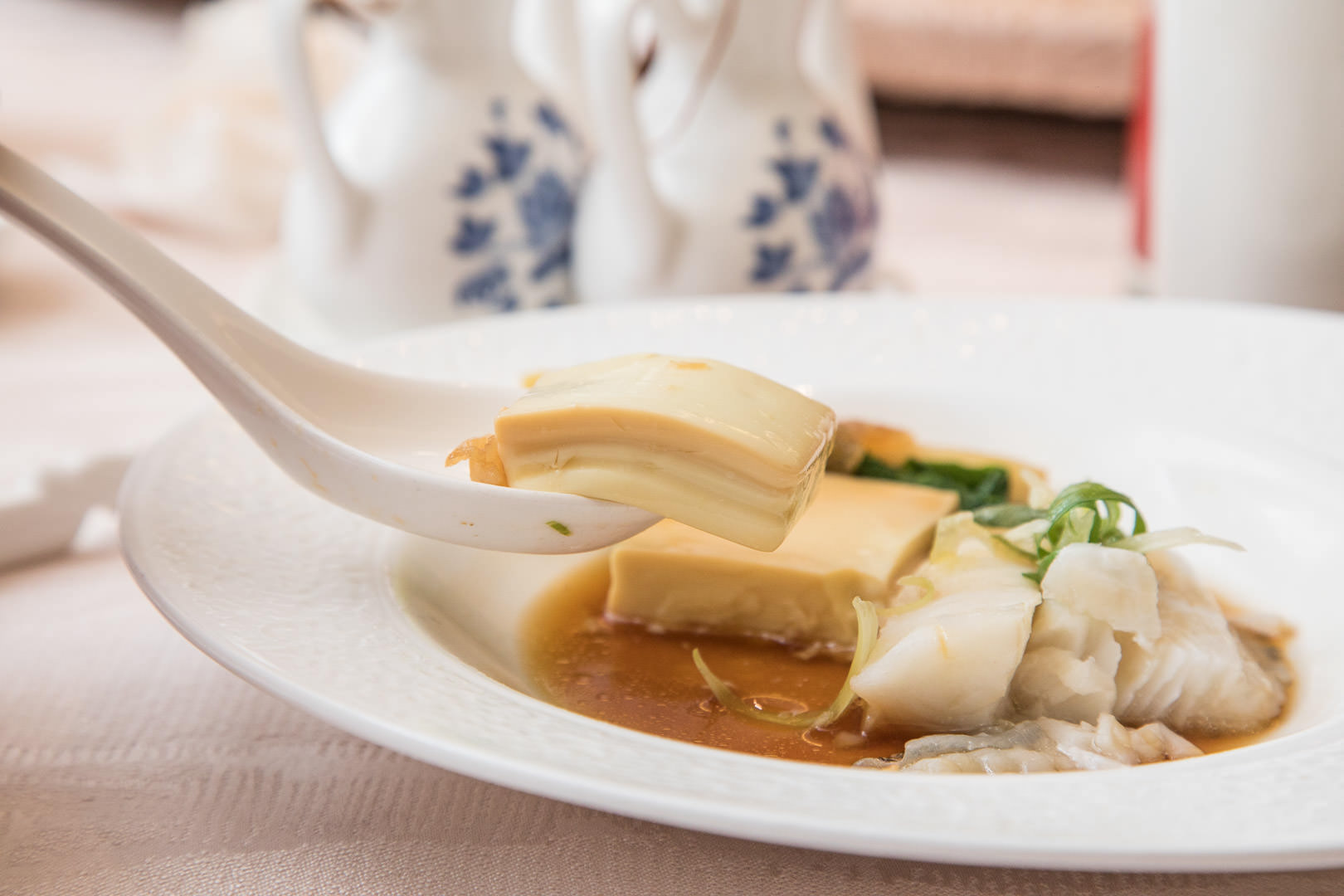 台北聚餐,台北捷運美食,台北中餐廳,台北火車站美食,台北白蘆筍,白蘆筍料理,台北凱薩,王朝中餐廳,台北王朝中餐廳,凱薩王朝中餐廳,台北美食