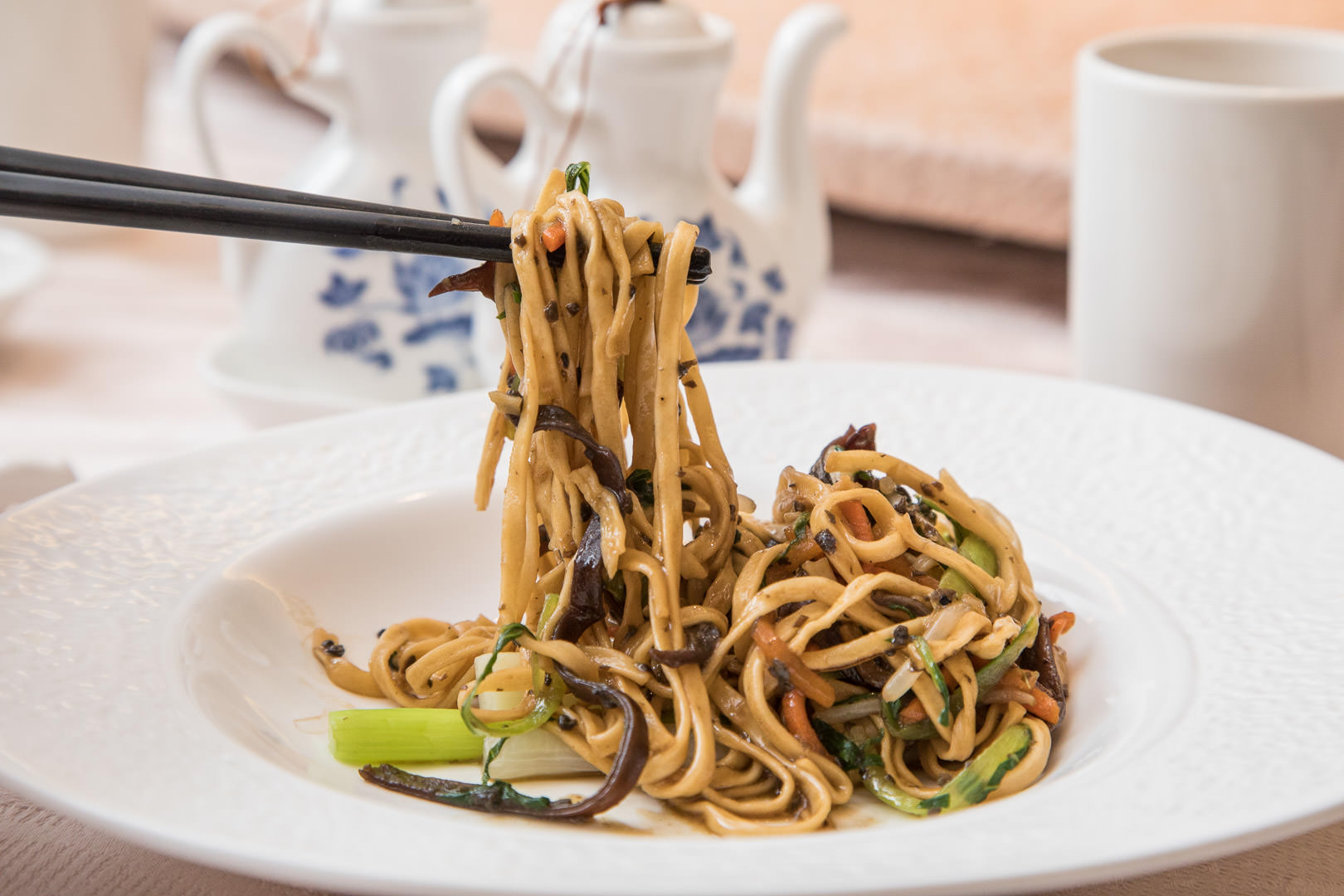 台北聚餐,台北捷運美食,台北中餐廳,台北火車站美食,台北白蘆筍,白蘆筍料理,台北凱薩,王朝中餐廳,台北王朝中餐廳,凱薩王朝中餐廳,台北美食