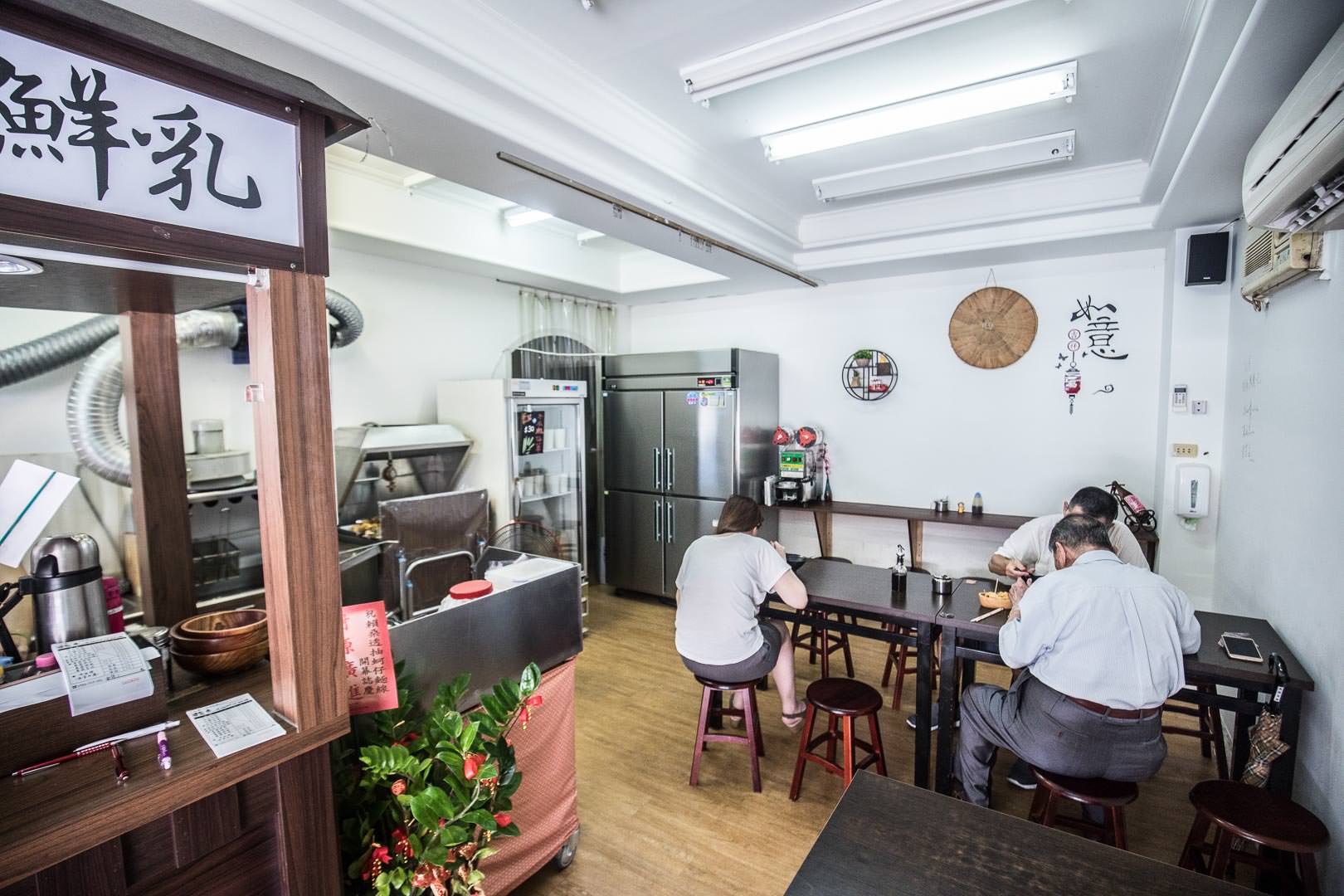 台北麵線,台北大腸麵線,台北蚵仔麵線,台北浮誇麵線,龍山寺麵線,龍山寺美食,龍山寺小吃,賴桑透抽蚵仔麵線