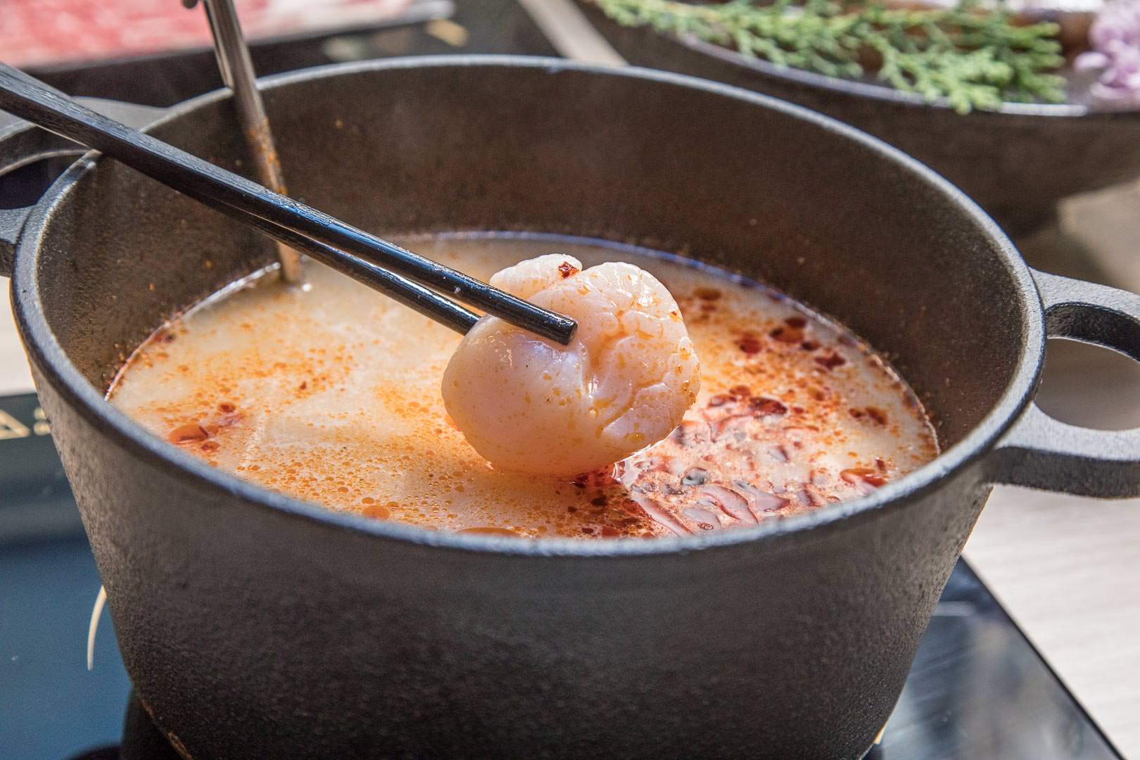 桃園美食,桃園聚餐,桃園火鍋,長庚美食,桃園鍋物,長庚餐廳,六石蒔鍋