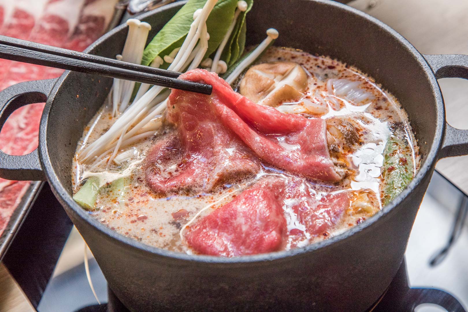 桃園美食,桃園聚餐,桃園火鍋,長庚美食,桃園鍋物,長庚餐廳,六石蒔鍋