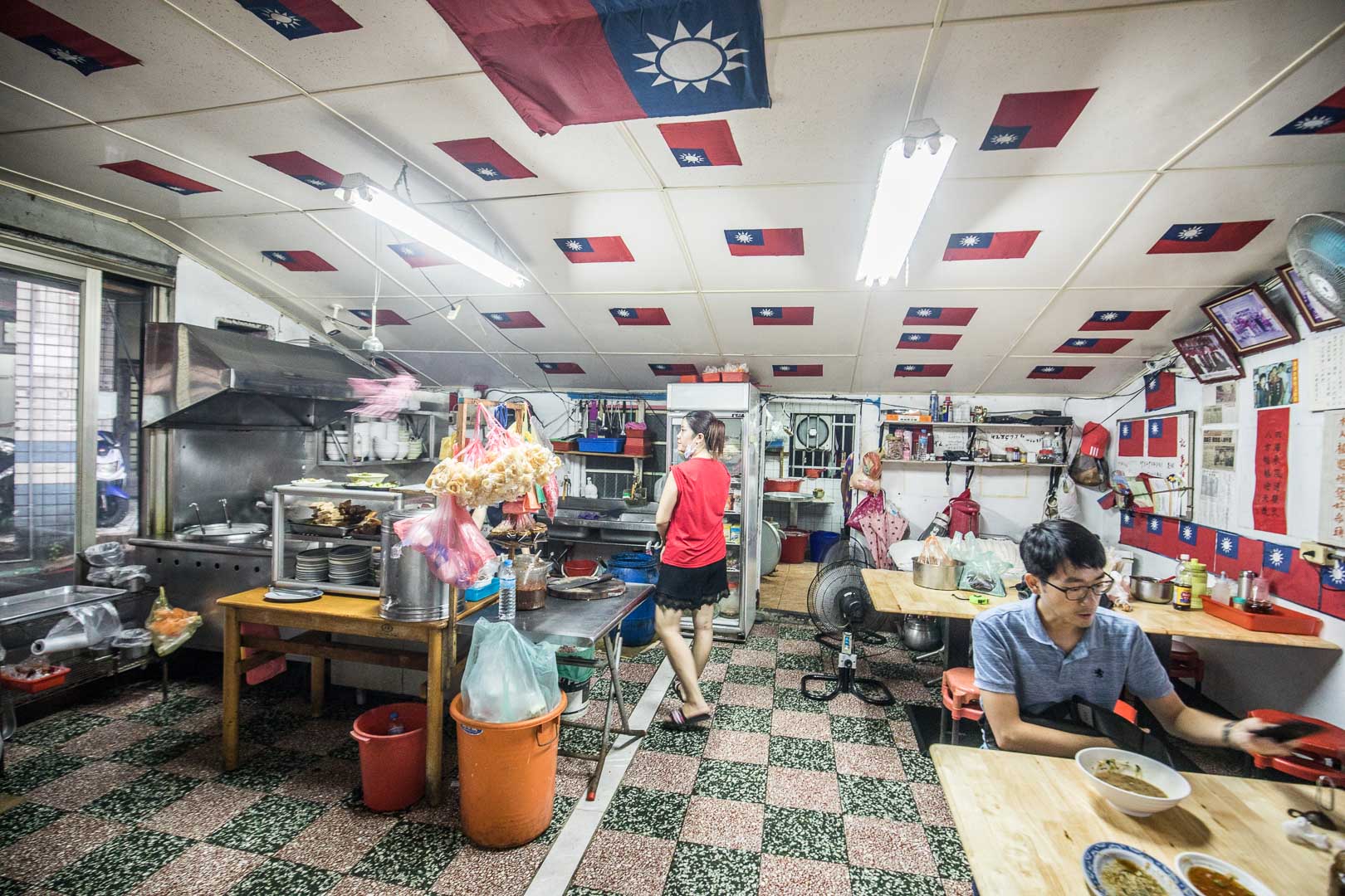 中壢美食,龍岡美食,龍岡米干,中壢米干,龍岡小吃,龍岡國旗屋,中壢國旗屋