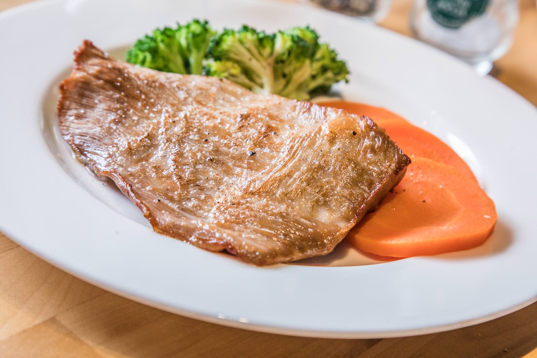台北美食,台北牛排,信義區美食,台北豬排,究好豬,究好豬哪裡買,國產優良豬肉,溯源履歷究安心,台北究好豬