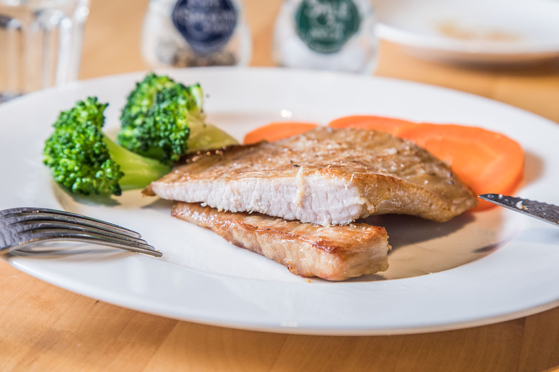 台北美食,台北牛排,信義區美食,台北豬排,究好豬,究好豬哪裡買,國產優良豬肉,溯源履歷究安心,台北究好豬