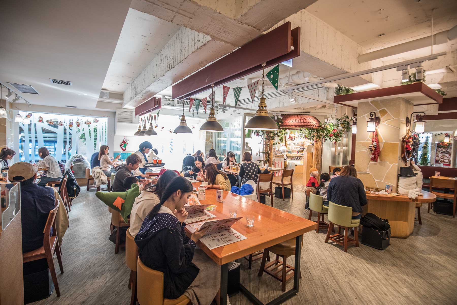 台北聚餐,台北聖誕大餐,台北聖誕餐廳,台北主題餐廳,東區主題餐廳,東區約會,Moomin cafe嚕嚕米主題餐廳,嚕嚕米主題餐廳