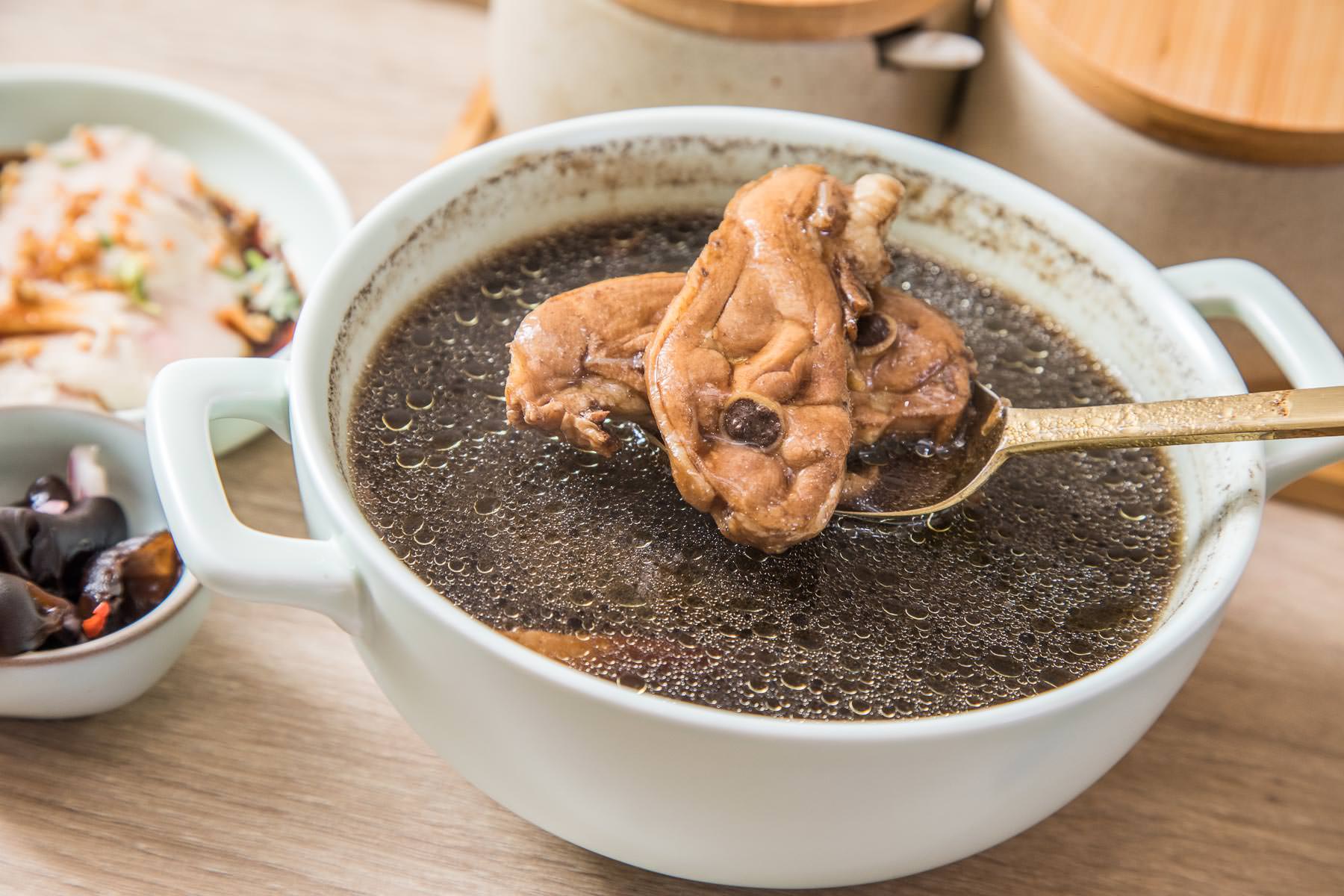 桃園美食,桃園小吃,桃園必吃,桃園雞湯,龍涎居好湯-桃園店,桃園龍涎居好湯