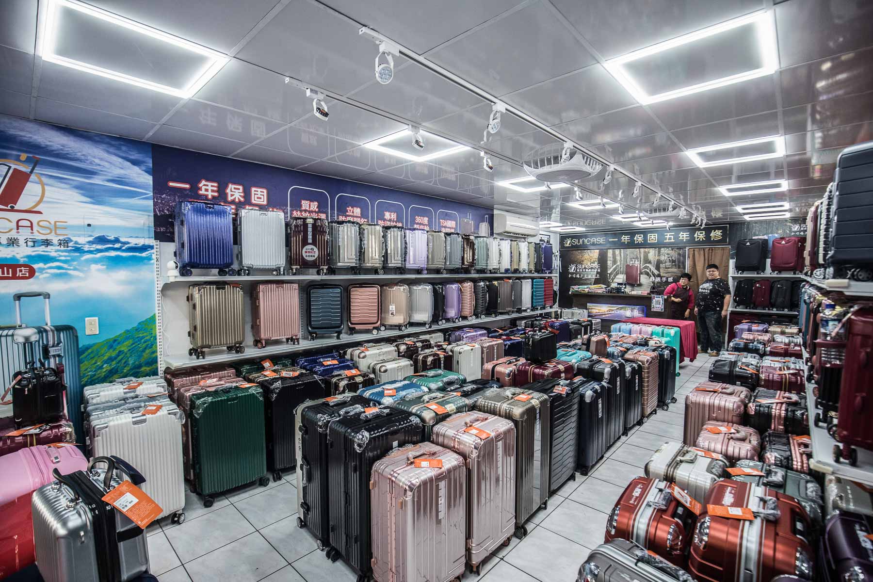 箱吉市行李箱專賣店,台北鋁框箱,台北胖胖箱,松山行李箱,行李箱專門店推薦,行李箱專門店,箱吉市行李箱專賣店-松山店,台北行李箱推薦,台北行李箱