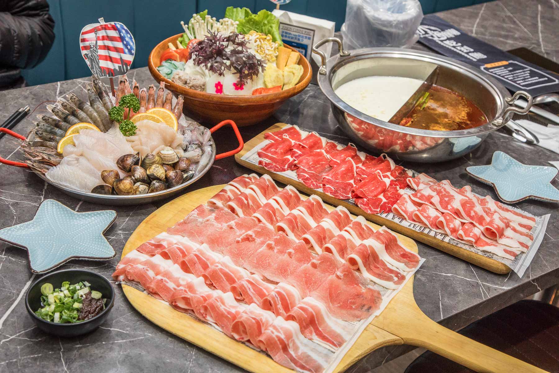 中和美食,中和吃到飽,中和鍋物吃到飽,中和麻辣鍋吃到飽,八海食潮當代鍋物,中和Global Mall環球購物中心,中和環球購物中心美食