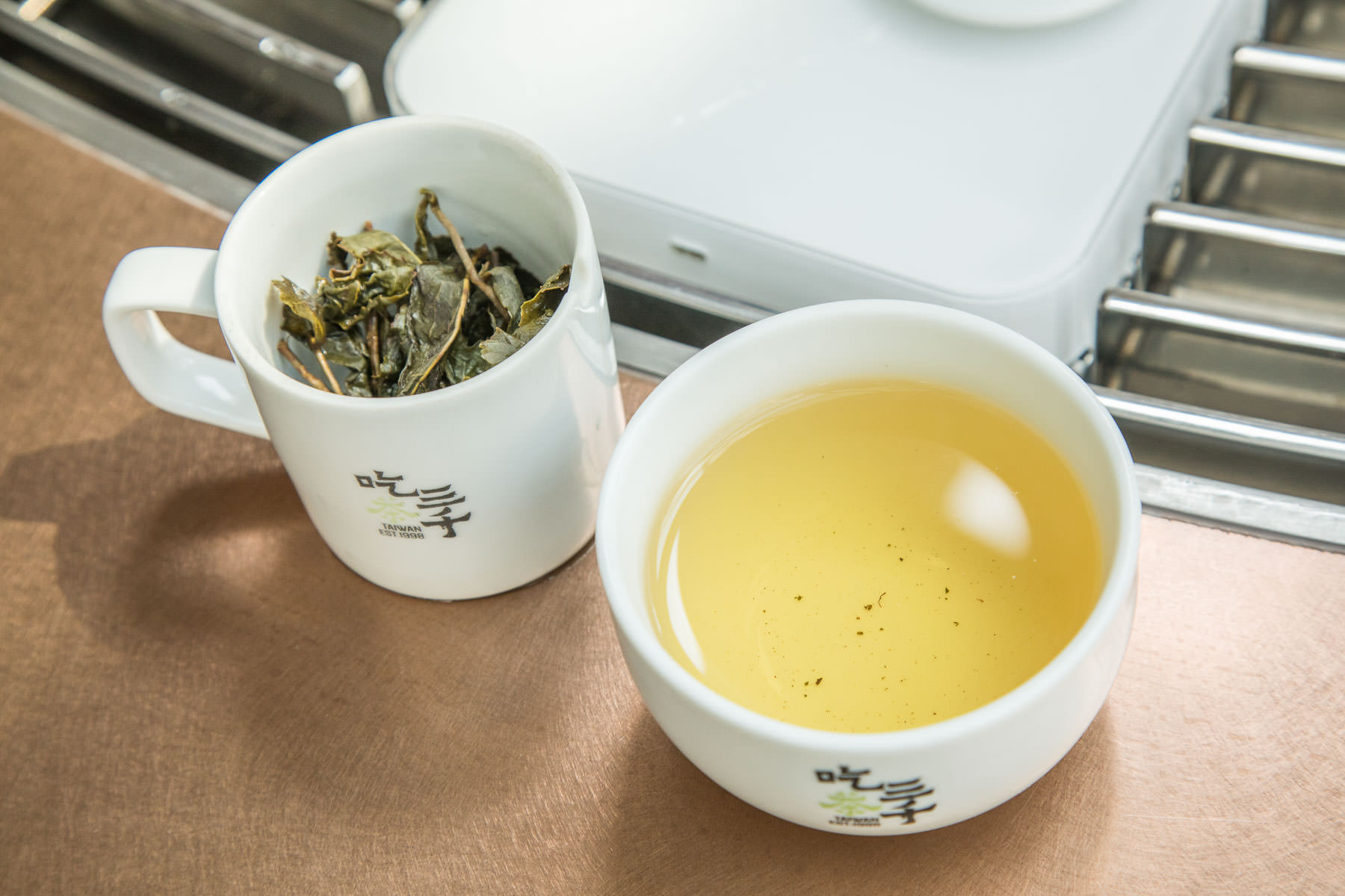 台灣茶,台中飲料,台中手搖茶,台中手搖飲推薦,吃茶三千大英概念店,台中IG景點,台中IG打卡,台中女神系飲品