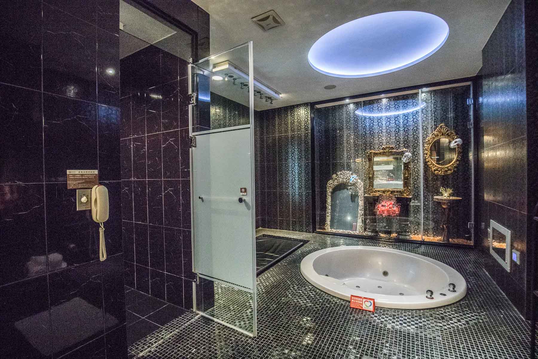 大直平價汽車旅館,台北休息乾淨,台北汽車旅館,大直旅館,大直美食,台北汽車旅館推薦,大直汽車旅館推薦,台北汽車旅館乾淨,大直汽車旅館,台北汽車旅館休息,大直美麗華汽車旅館,台北休息,大直美麗華住宿,台北休息推薦,莎多堡奇幻旅館,台北大直旅館,主題汽車旅館,台北大直旅館推薦,莎多堡,大直主題汽車旅館,大直汽車旅館乾淨,台北大直主題汽車旅館