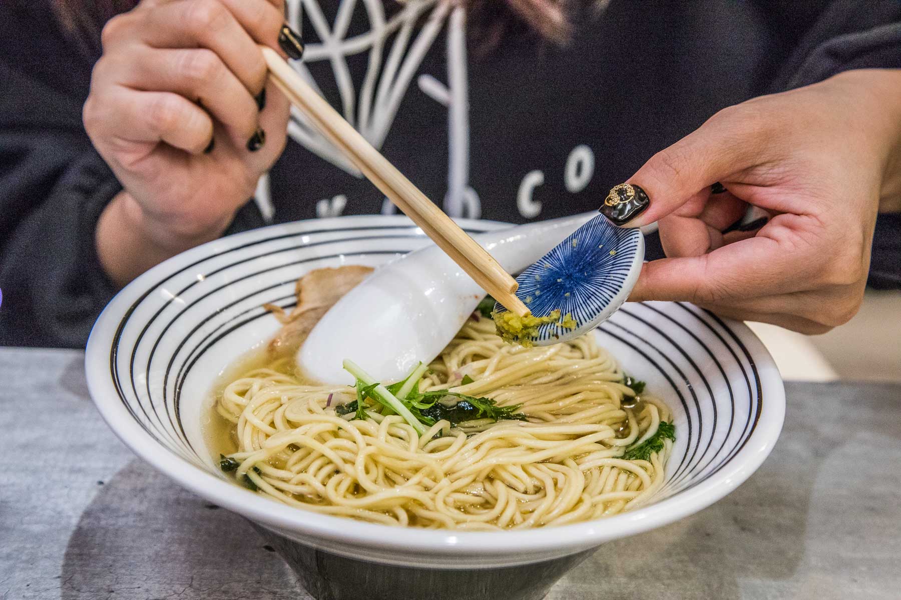 中壢必吃,中壢雞白湯,中壢雞白湯拉麵,威尼斯影城美食,中壢威尼斯影城美食,極清拉麵,中壢極清拉麵,中壢美食,中壢平價美食,中壢拉麵