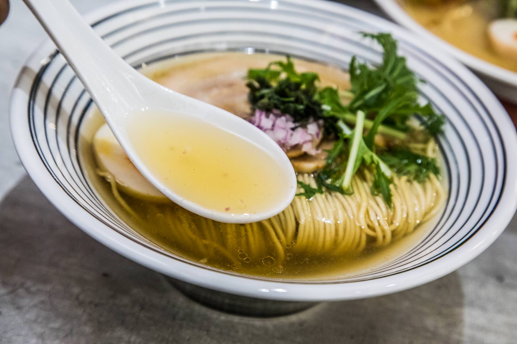中壢必吃,中壢雞白湯,中壢雞白湯拉麵,威尼斯影城美食,中壢威尼斯影城美食,極清拉麵,中壢極清拉麵,中壢美食,中壢平價美食,中壢拉麵