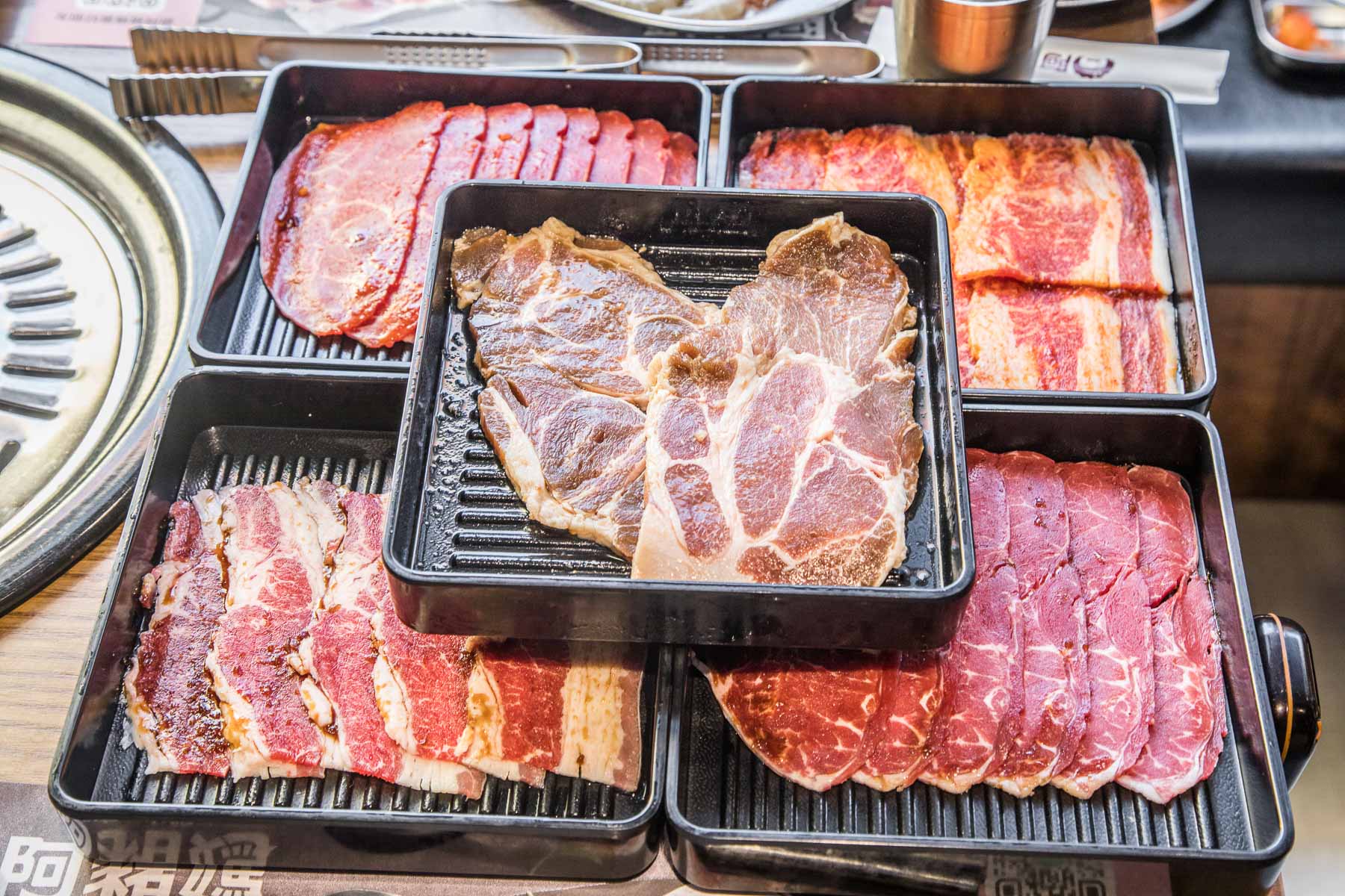 阿豬媽아줌마韓式烤肉西門店,阿豬媽韓式烤肉火鍋吃到飽西門店,台北美食,台北聚餐,台北吃到飽,西門町吃到飽,西門町美食,台北燒肉吃到飽,台北韓式烤肉吃到飽,西門町韓式燒肉,阿豬媽韓式烤肉ｘ火鍋吃到飽西門店