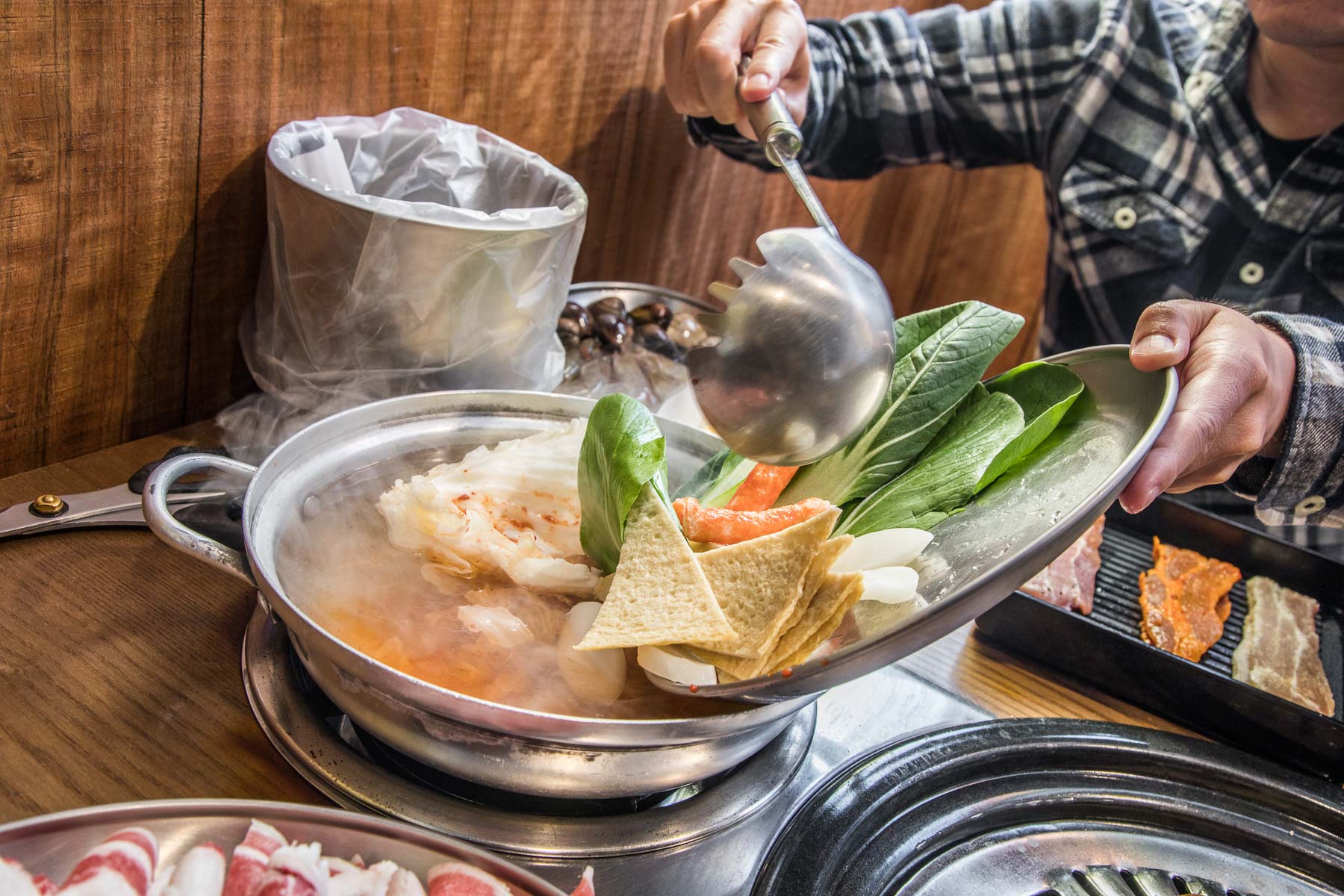 阿豬媽아줌마韓式烤肉西門店,阿豬媽韓式烤肉火鍋吃到飽西門店,台北美食,台北聚餐,台北吃到飽,西門町吃到飽,西門町美食,台北燒肉吃到飽,台北韓式烤肉吃到飽,西門町韓式燒肉,阿豬媽韓式烤肉ｘ火鍋吃到飽西門店
