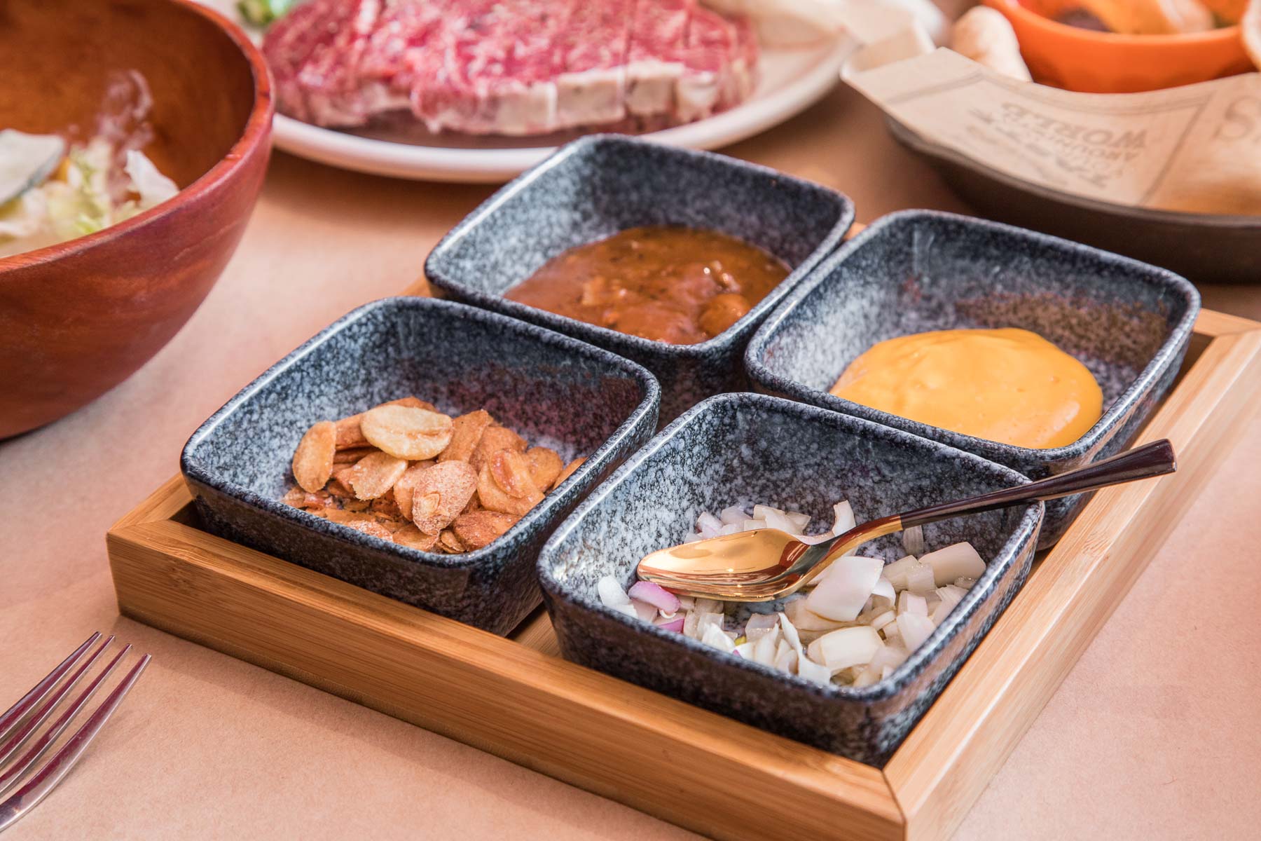 中壢美食,桃園美食,桃園牛排,中壢牛排,中壢手抓海鮮,桃園手抓海鮮,紅唇蟹KISS CRAB 美式手抓海鮮,紅唇蟹美式手抓海鮮