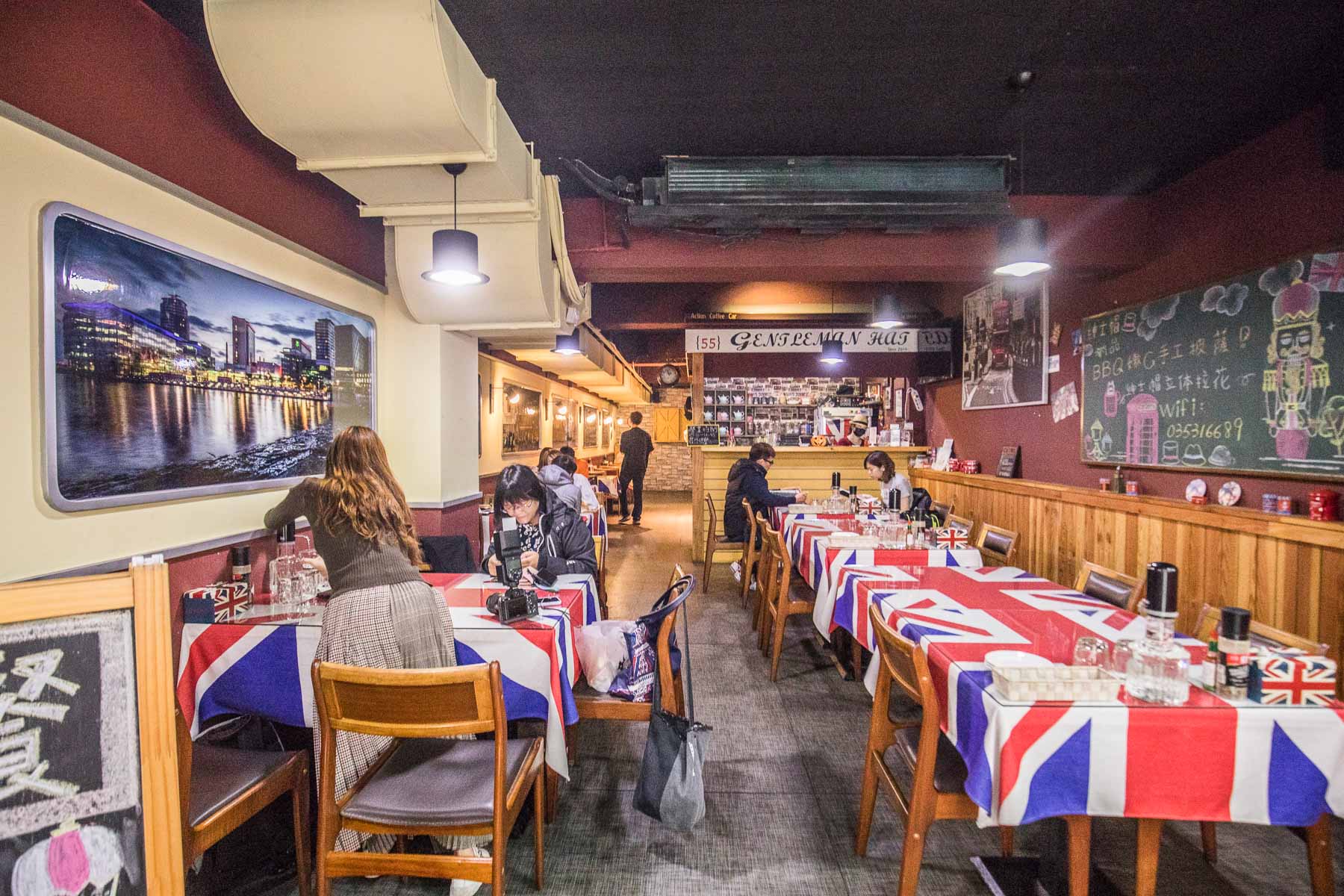 新竹聚餐,新竹早午餐,新竹必吃,新竹義式料理,新竹英式料理,新竹炸魚薯條,紳士帽英式早午餐主題餐廳,新竹美食