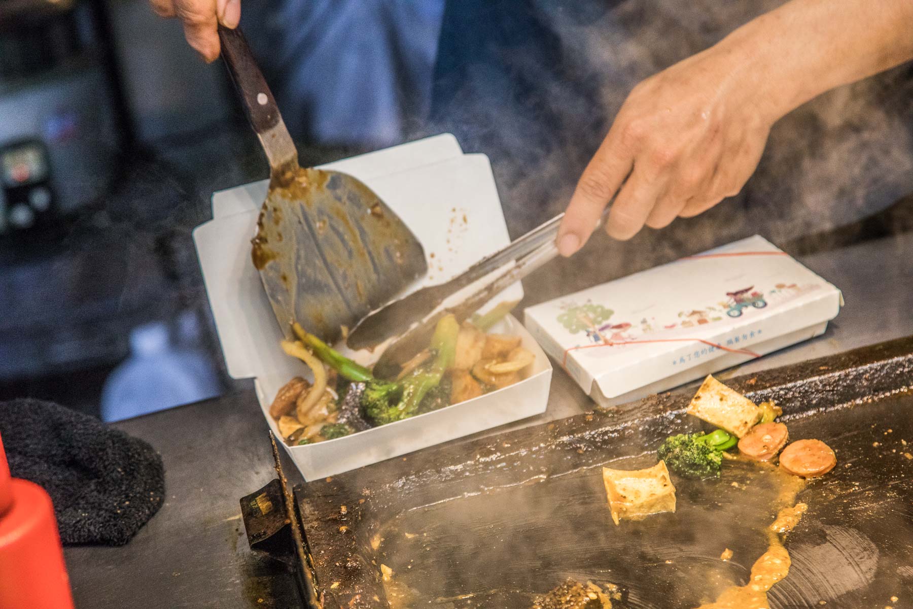 中壢美食,桃園美食,中原夜市美食,中原夜市小吃,中原香腸炒米腸,中壢香腸炒米腸,香腸炒米腸,中原夜市必吃