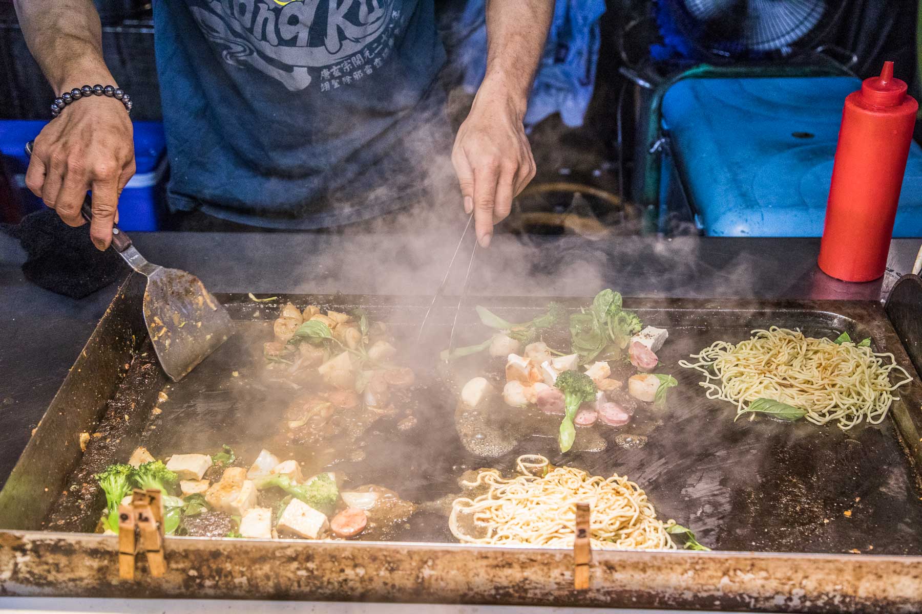 中壢美食,桃園美食,中原夜市美食,中原夜市小吃,中原香腸炒米腸,中壢香腸炒米腸,香腸炒米腸,中原夜市必吃
