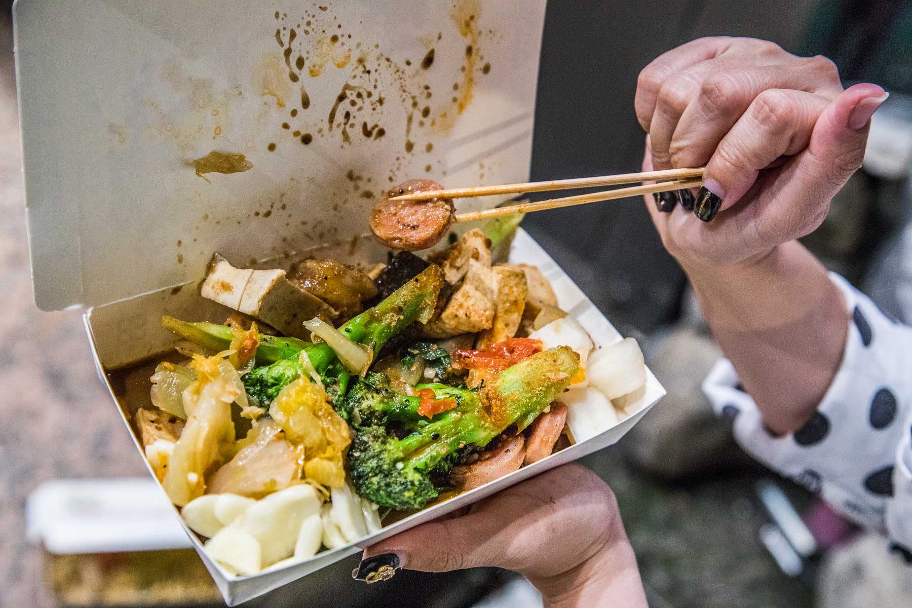中壢美食,桃園美食,中原夜市美食,中原夜市小吃,中原香腸炒米腸,中壢香腸炒米腸,香腸炒米腸,中原夜市必吃