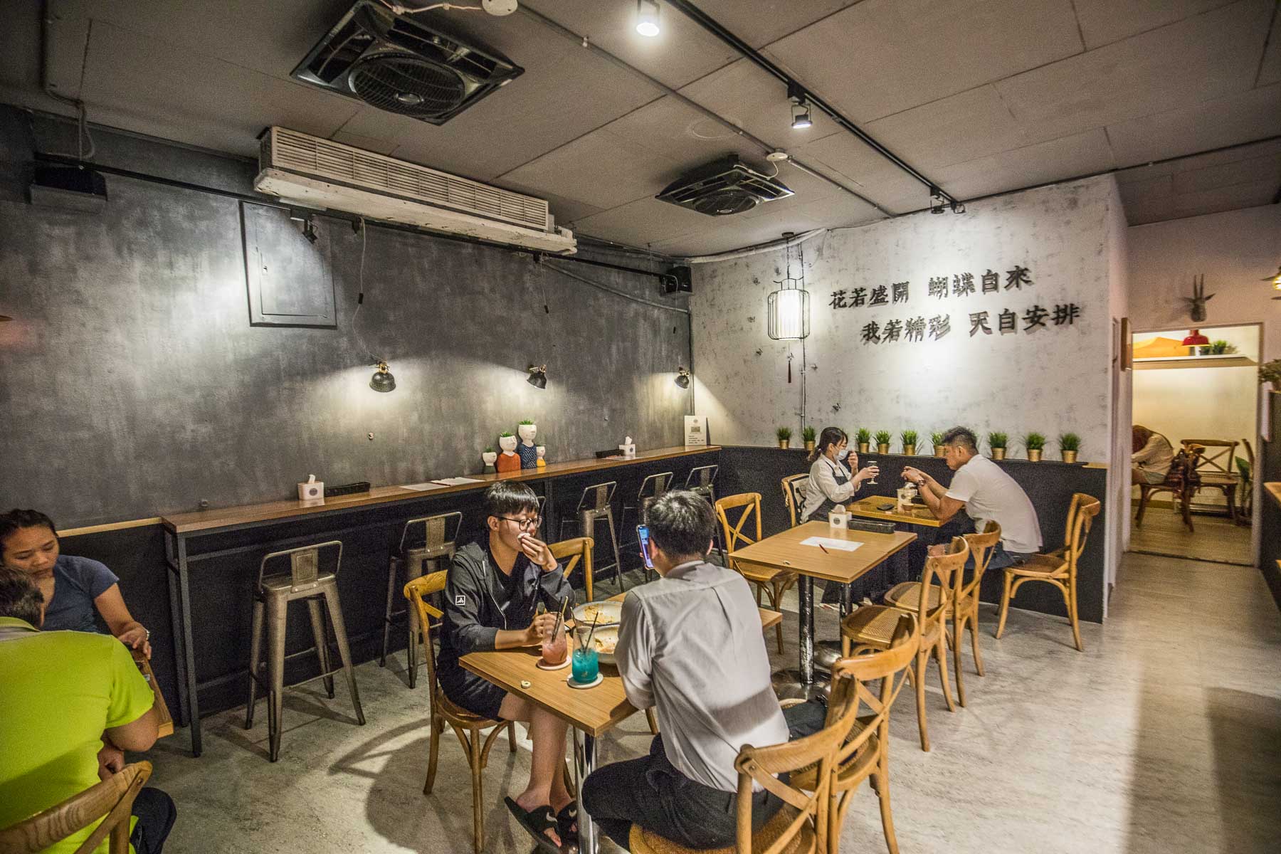 桃園義式餐廳,藝文特區精釀啤酒,桃園美食,藝文特區美食,桃園義大利麵,桃園必吃,桃園居酒屋,桃園餐酒館,桃園宵夜,蒜酒李 Pasta&Beer,桃園精釀啤酒
