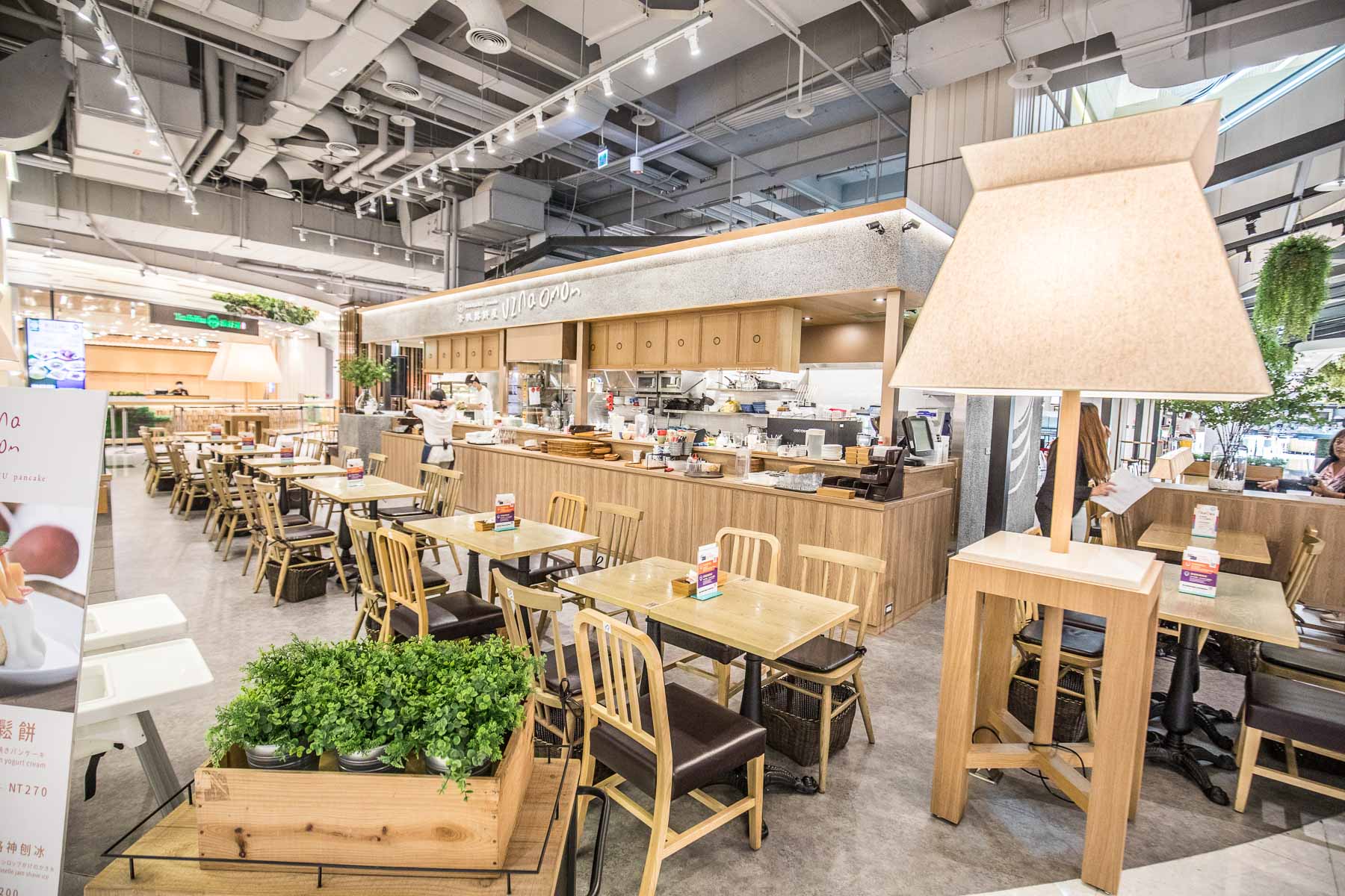 中壢停車免費,中壢美食,大江購物中心,大江購物中心美食,桃園購物中心,中壢購物中心,中壢百貨公司,大江購物中心打折,中壢逛街,青埔購物中心